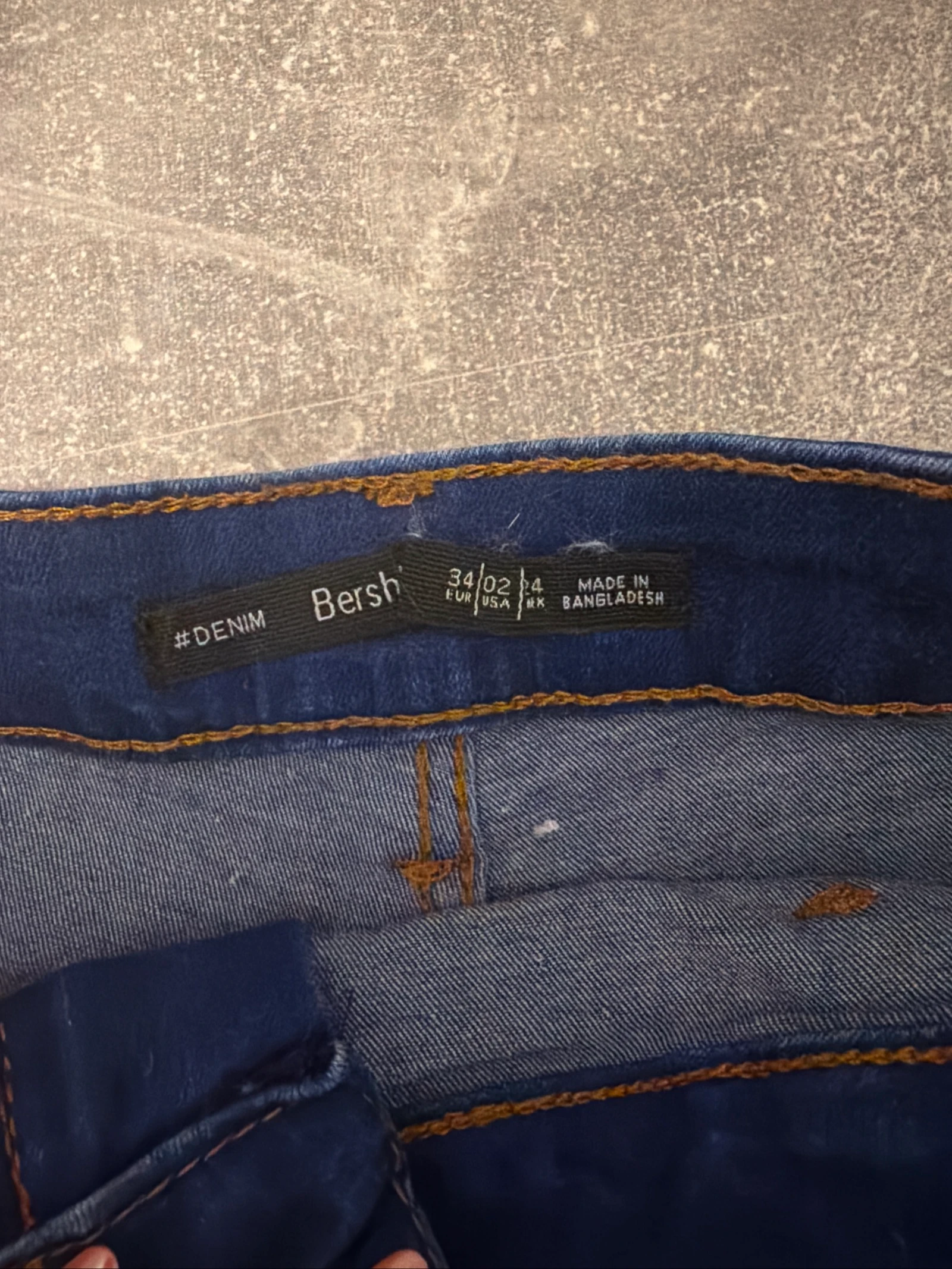 Short jeans escuro Bershka 34 em ótimo estado – photo 2
